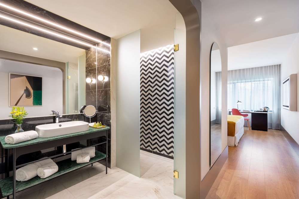 Suite, 2 Bedrooms thumbnail 5