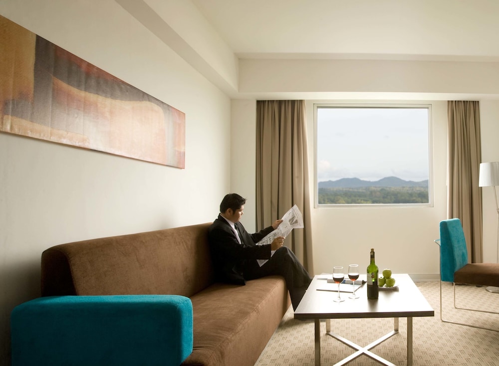 Junior Suite, 1 King Bed - Photo 5