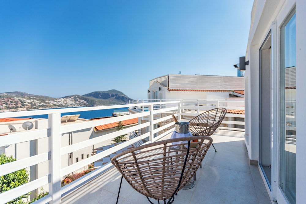 Penthouse Room, Jetted Tub, Sea View - Photo 17