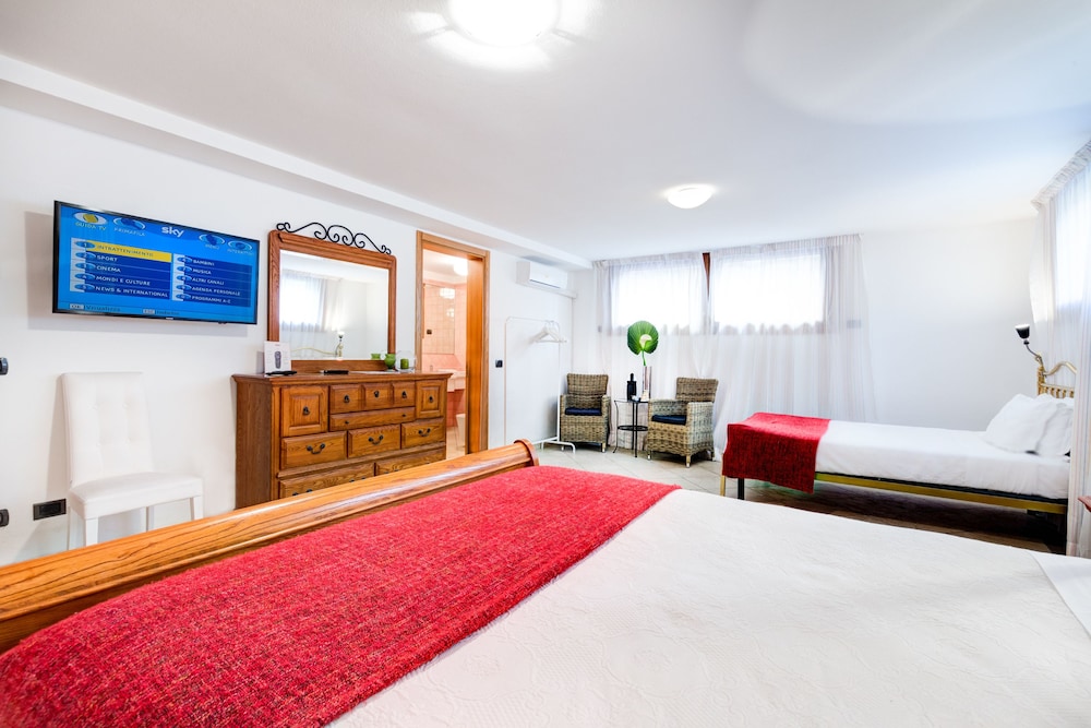 Economy Room
