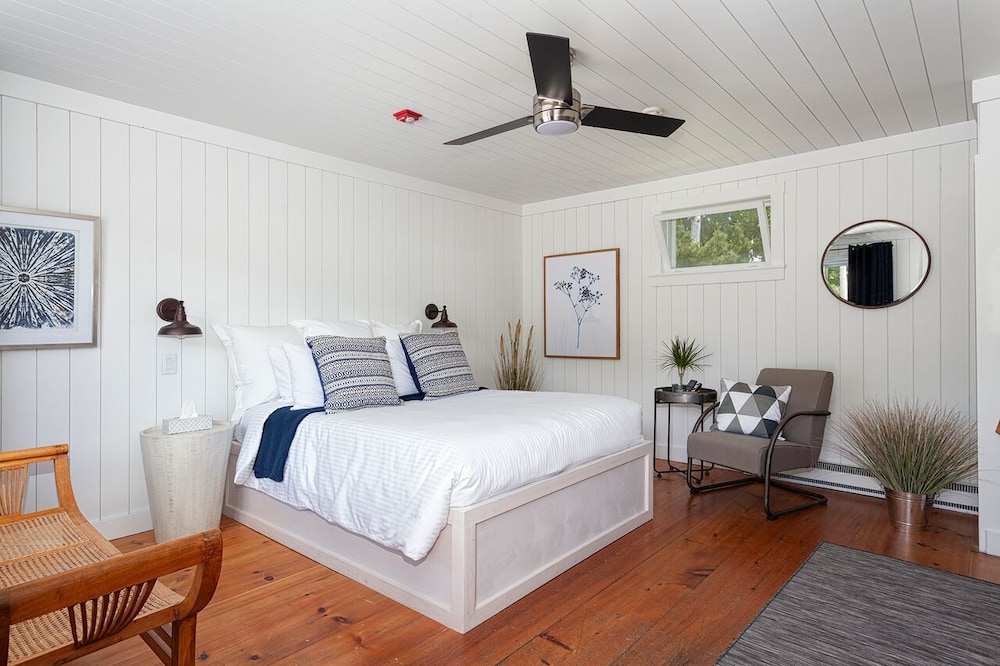 Standard Room, 1 Queen Bed photo 1