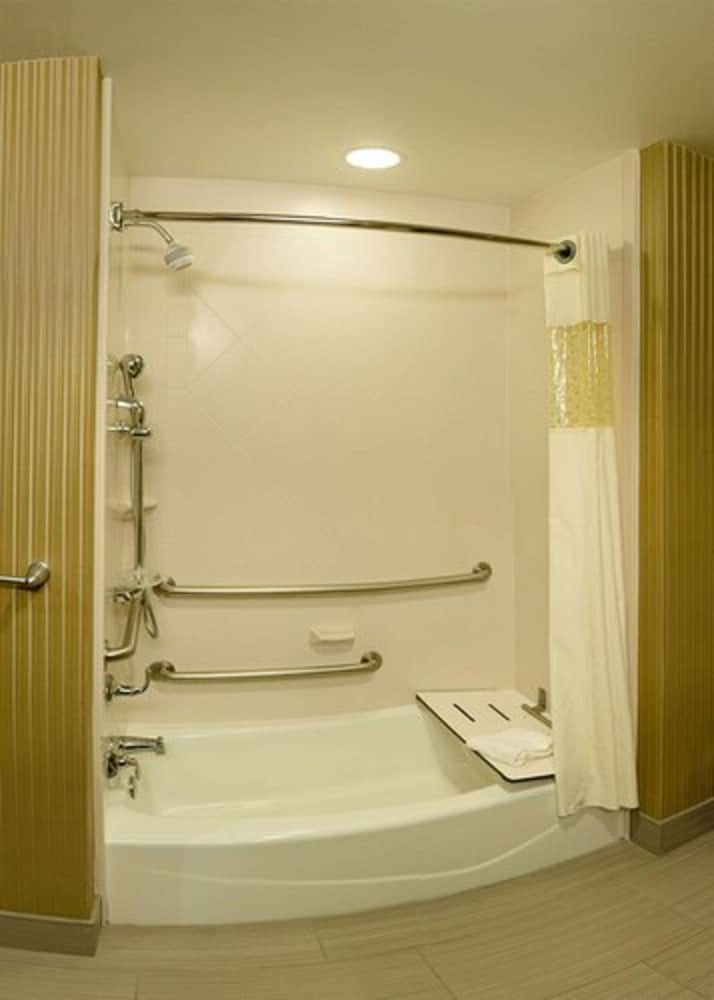 Room, 1 King Bed, Accessible, Non Smoking (w/ bathtub) - Photo 10