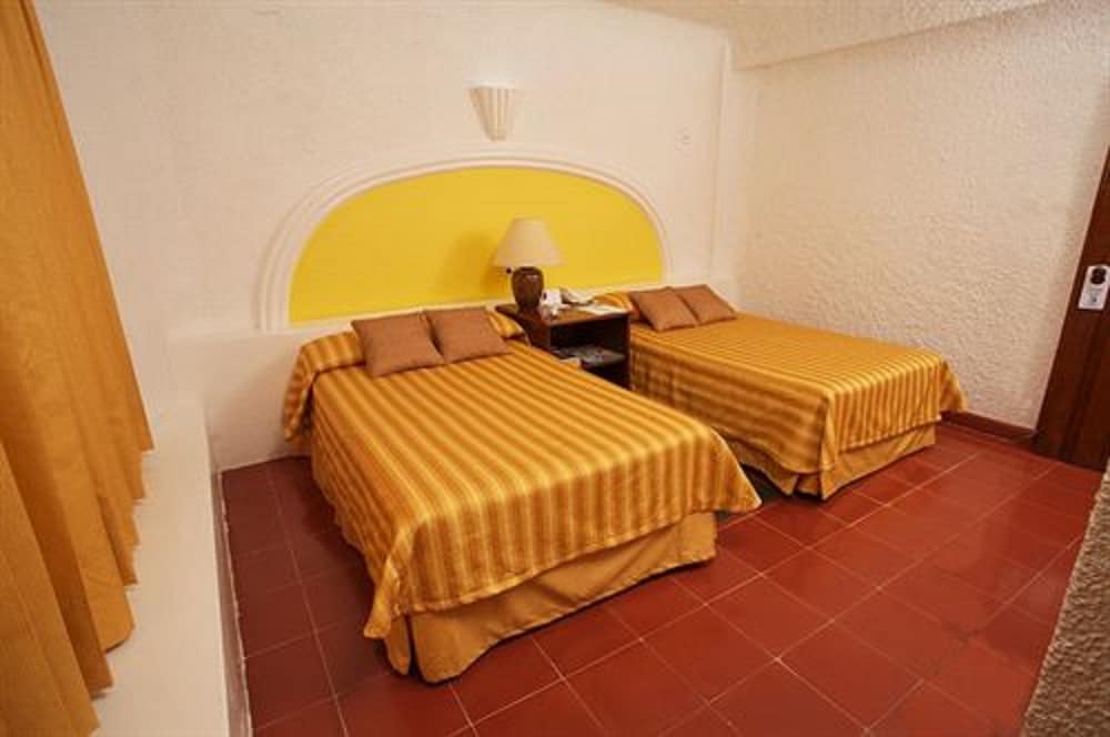 Standard Room, 2 Double Beds