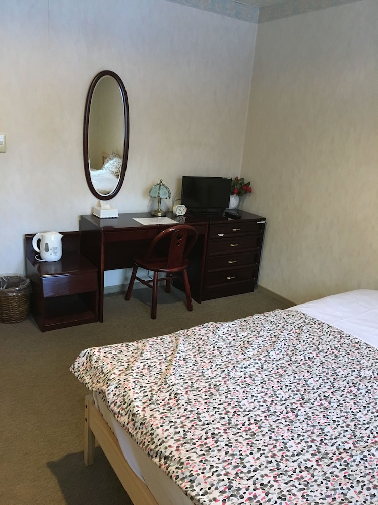 Twin Room - Photo 4
