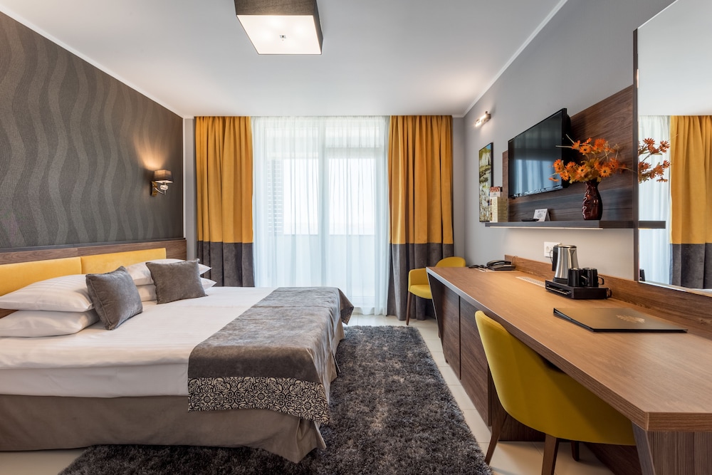 Double Room, Lake View - Photo 6