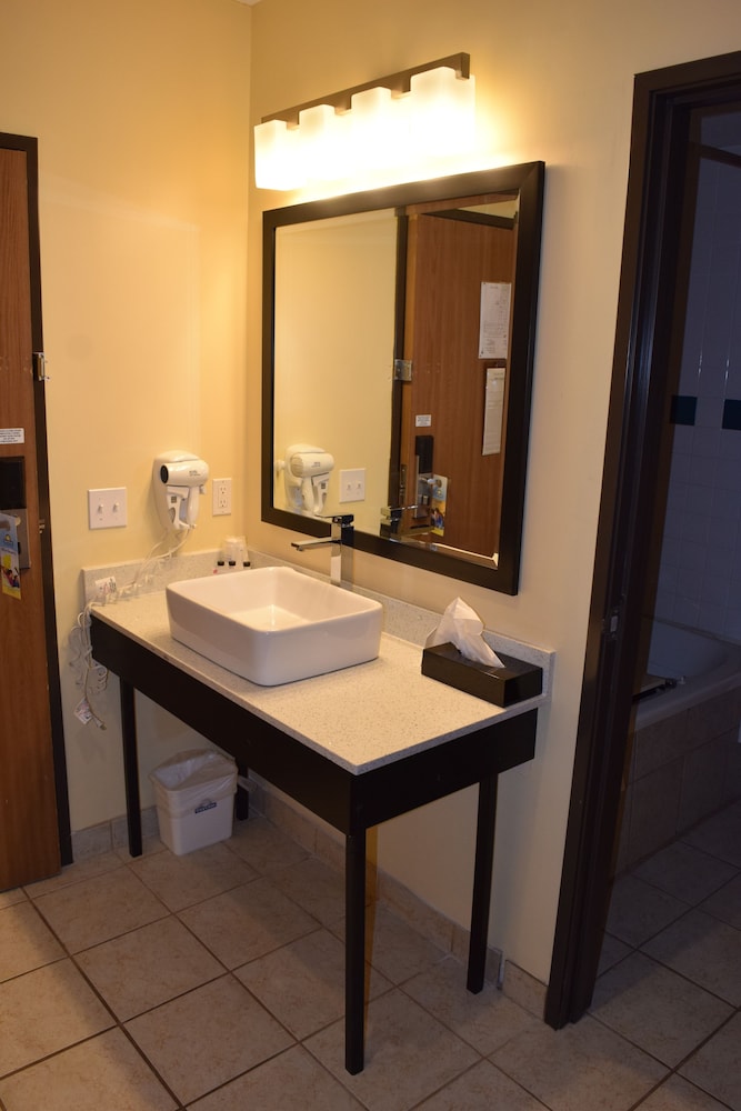 Deluxe Room, 2 Queen Beds, Non Smoking - Photo 4