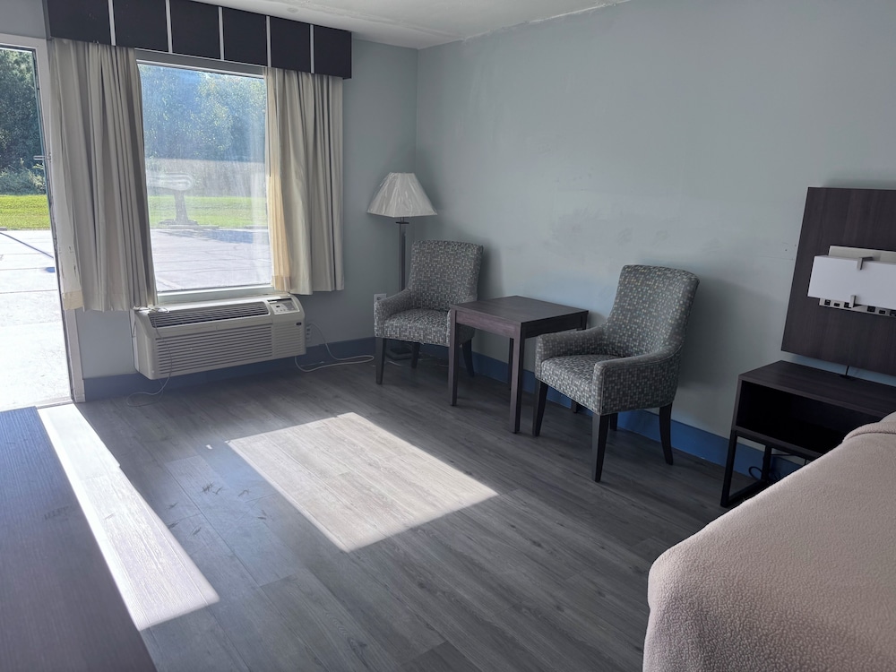 Deluxe Single Room (327503696)