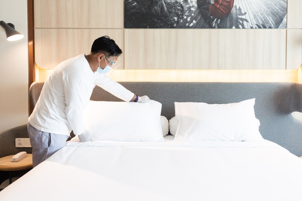 HARRIS Room - Weekend Gateway Package (Friday - Sunday)