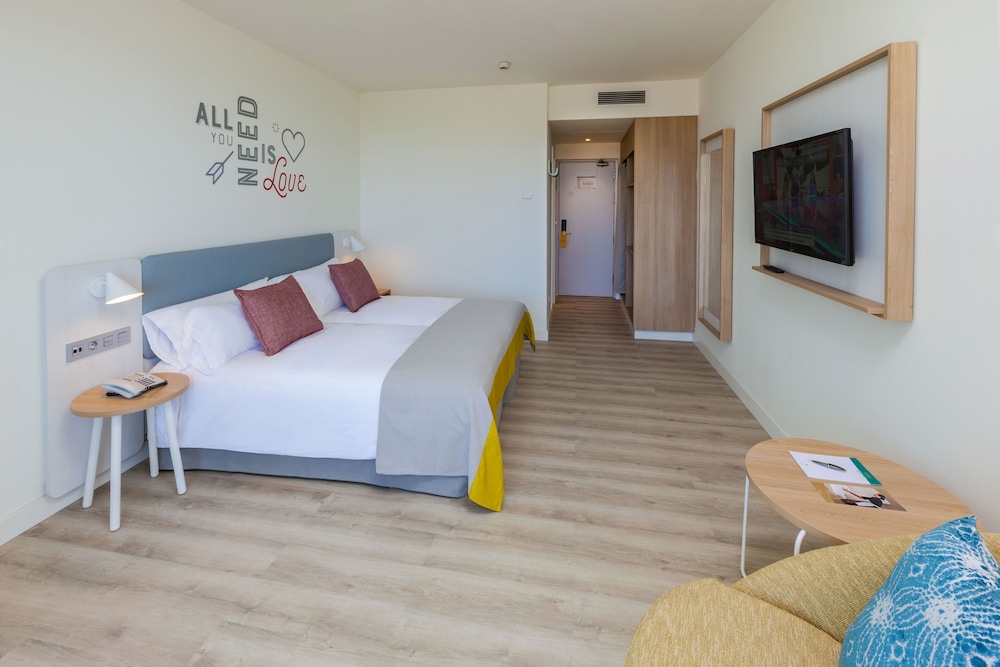 Deluxe Double Room (Adults Only, +18) - Photo 2