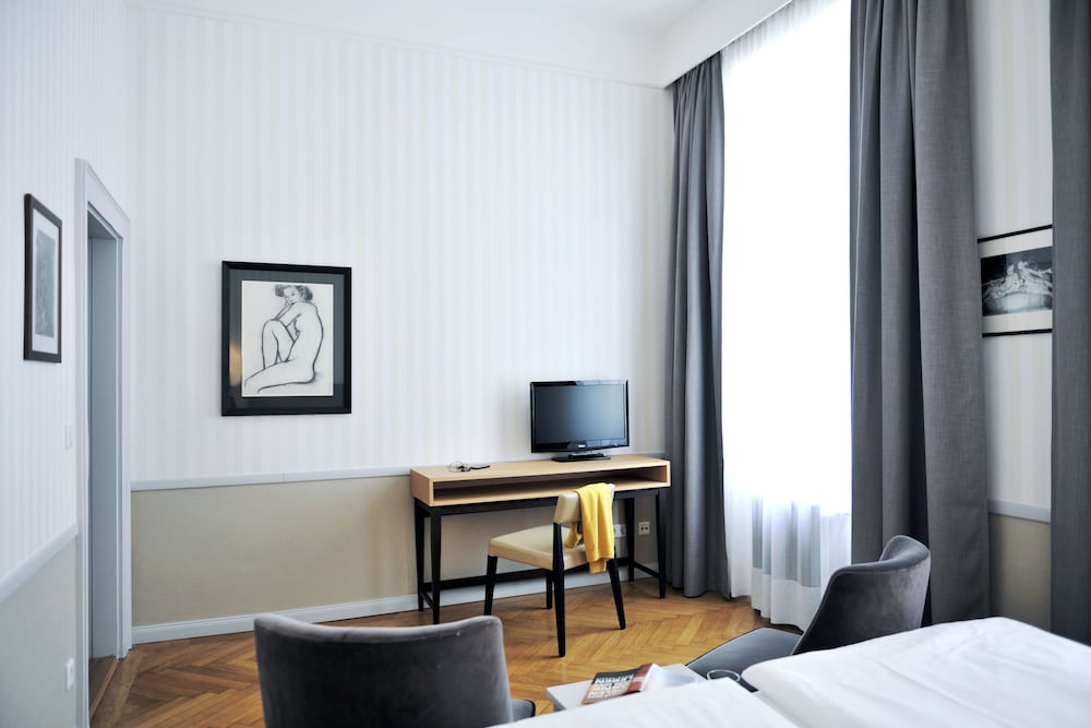 Classic Double or Twin Room
