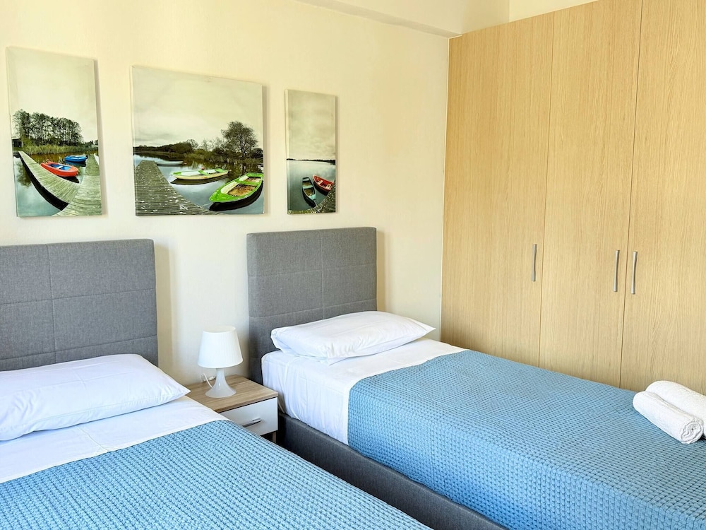 Apartment, 2 Bedrooms, Smoking, Balcony