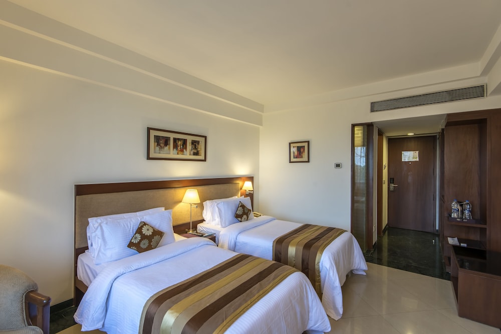 Deluxe Room - Photo 5