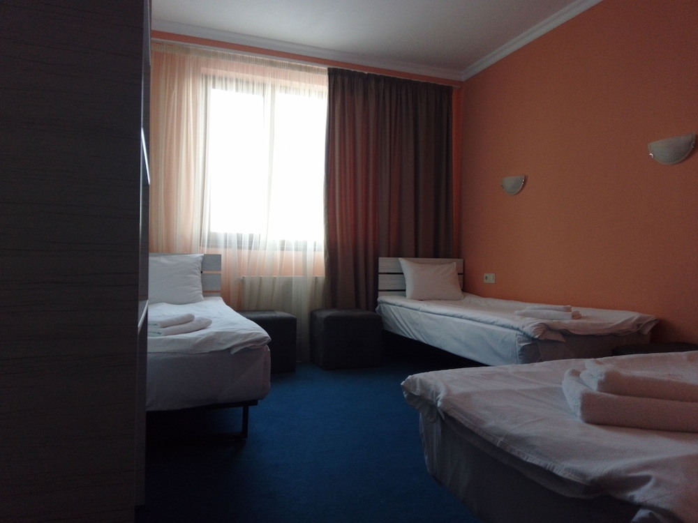 Standard Triple Room photo 2