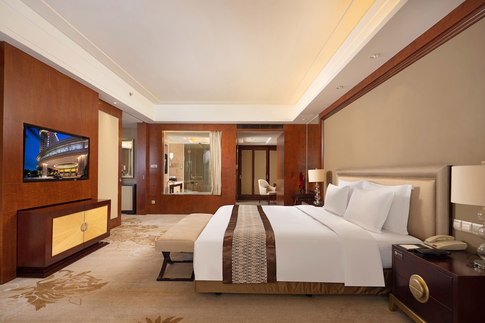 Deluxe Suite - Photo 1