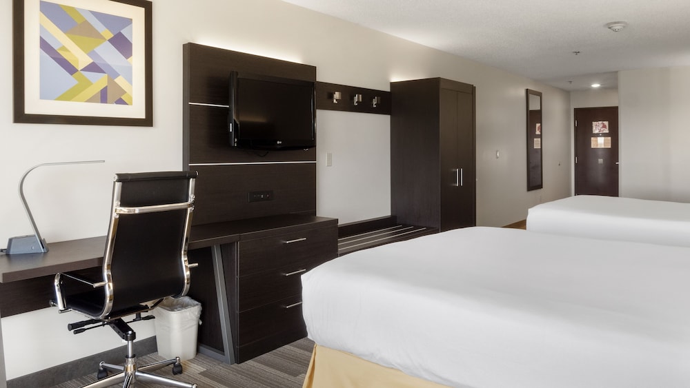 Suite, 2 Queen Beds (Living Area) - Photo 5