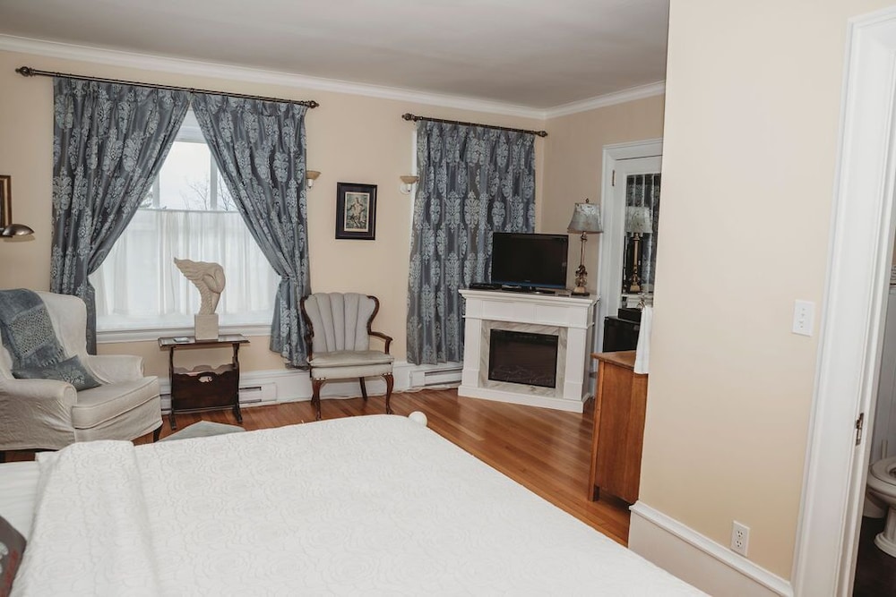 Deluxe Room, 1 King Bed