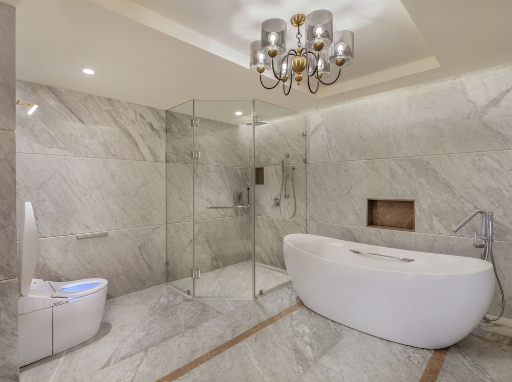 Deluxe Suite - Photo 2