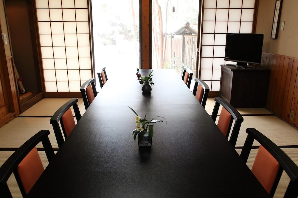Japanese-Style Room with Shared Bathroom photo 1