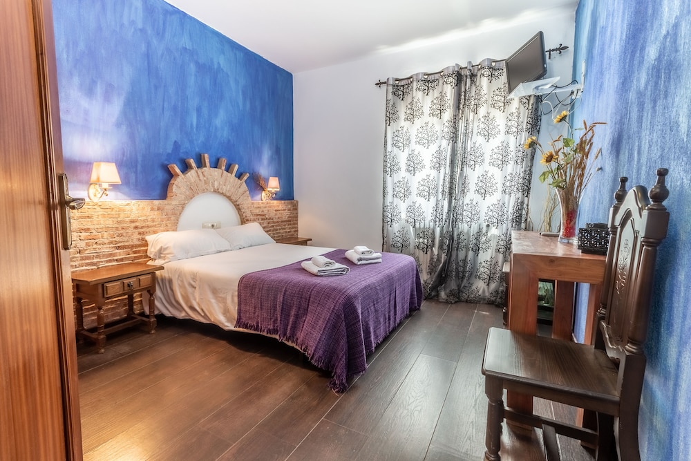 Standard Double or Twin Room photo 2