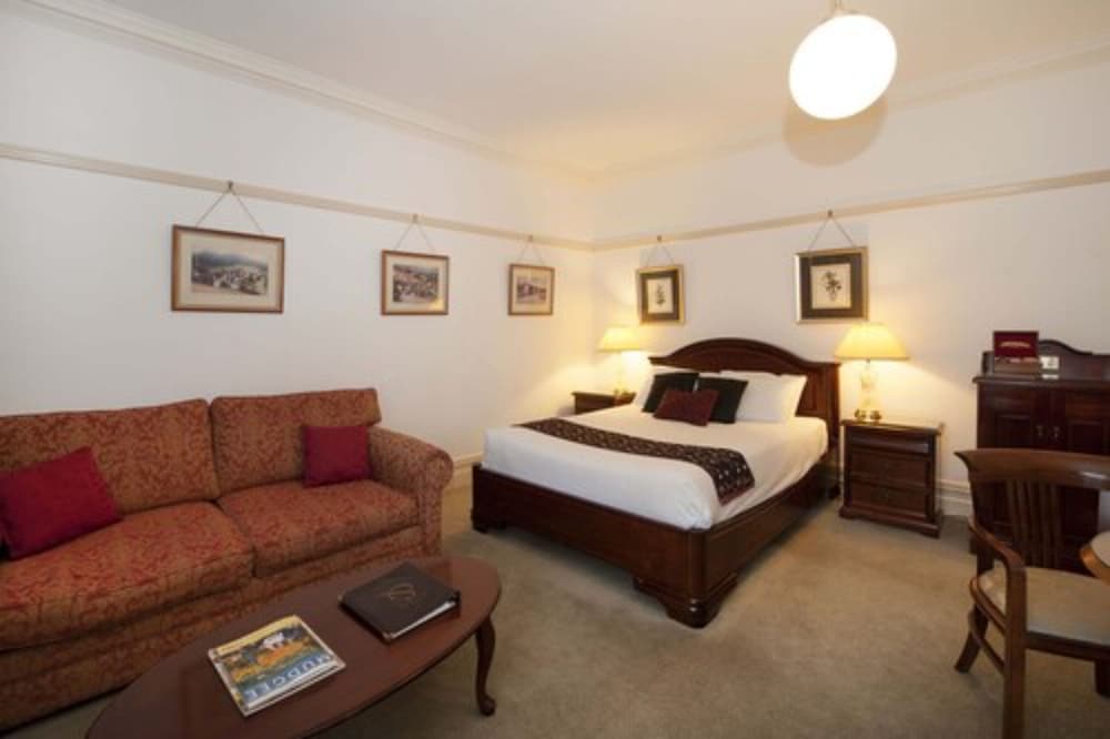 Superior Room, 1 Queen Bed with Sofa bed photo 2