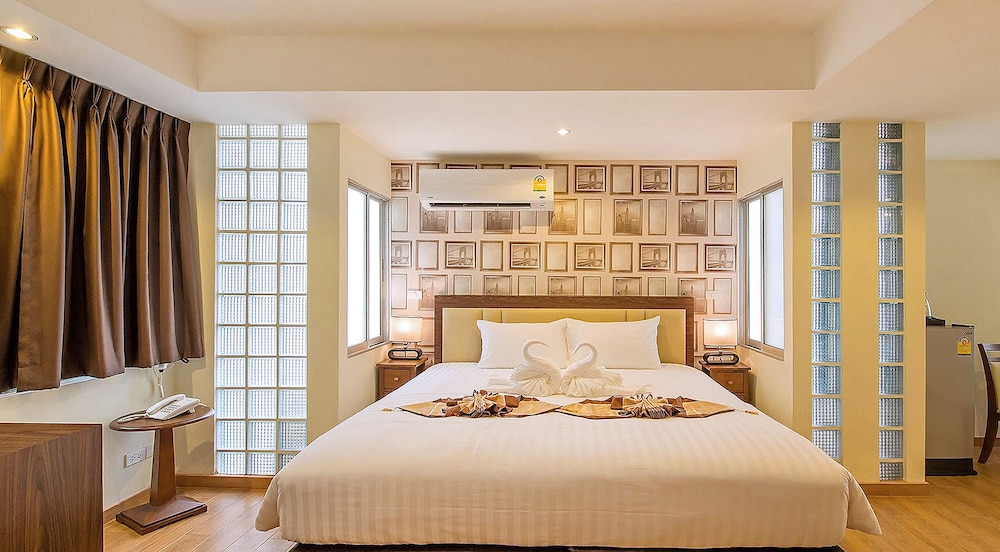 Premier Junior Suite photo 2