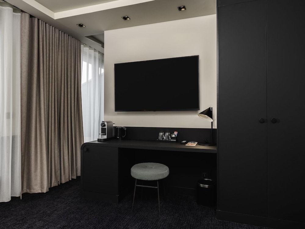 Junior Suite, 1 King Bed with Sofa bed, Terrace - Photo 4