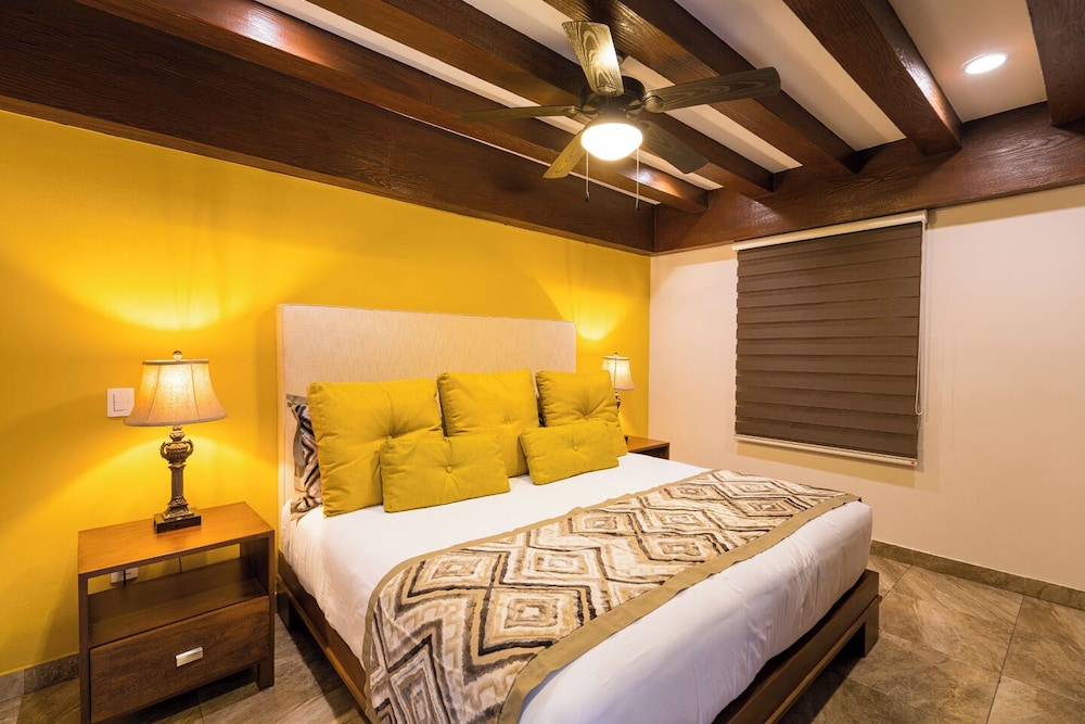 Deluxe Townhome, 2 Bedrooms, Mezzanine