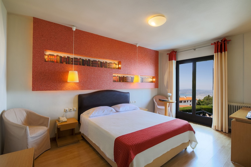 Double Room with balcony and Panoramic Volos View - Photo 1