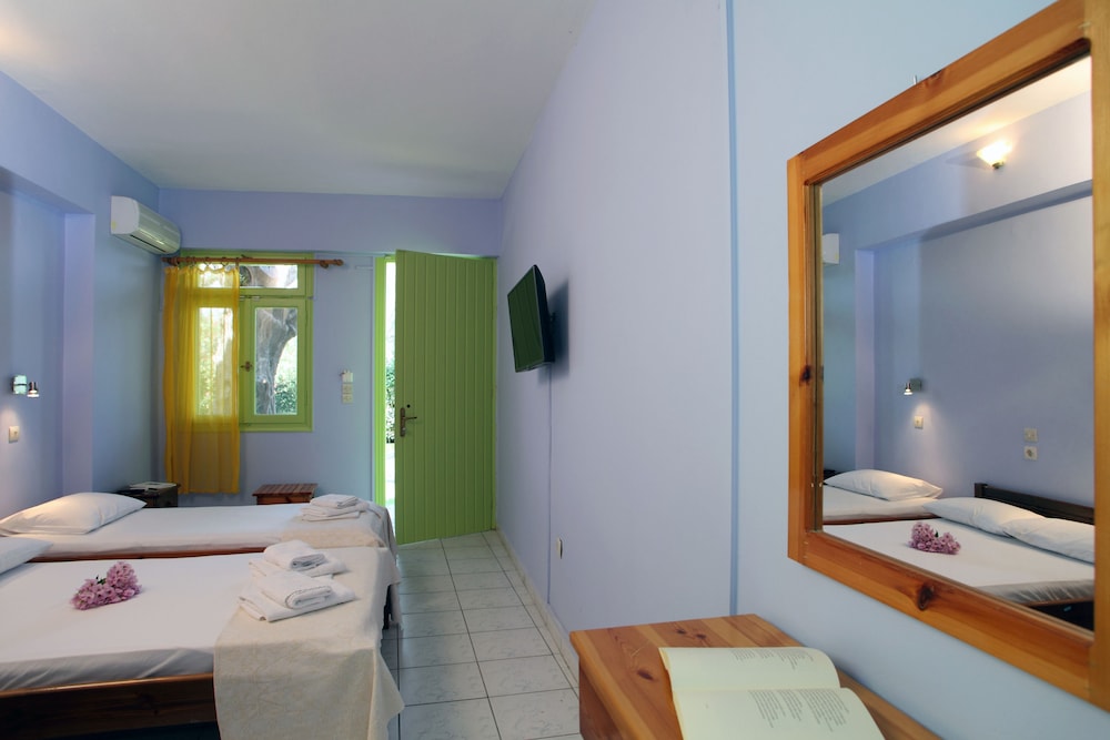 Standard Studio (2 Adults)