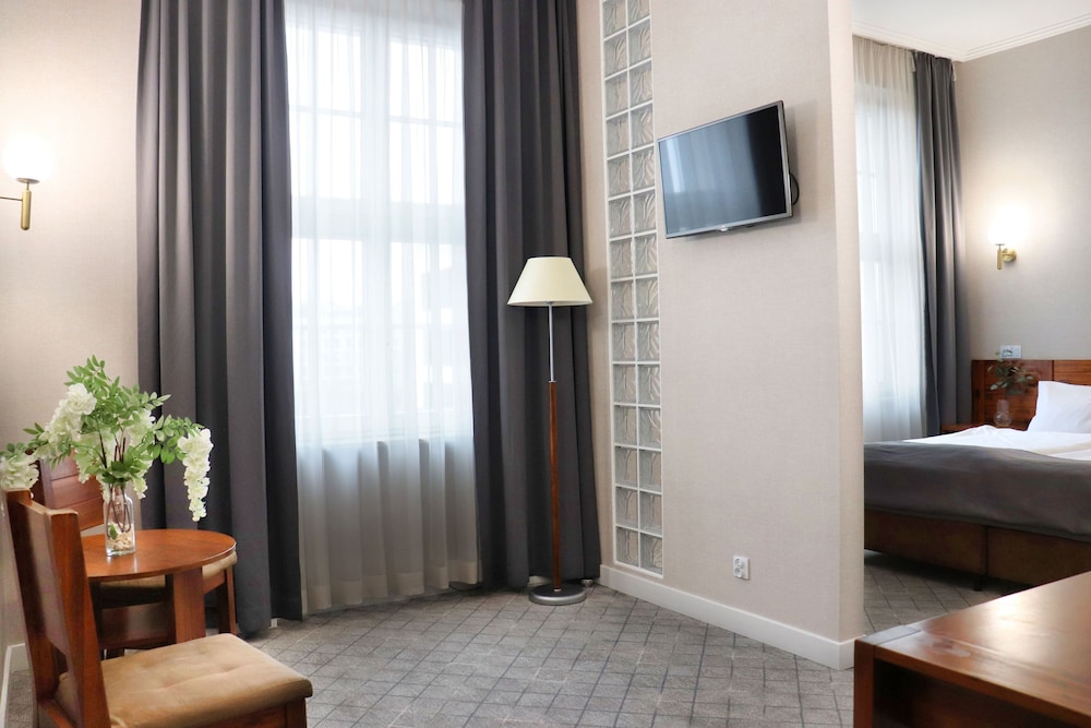 Twin Room - Photo 8