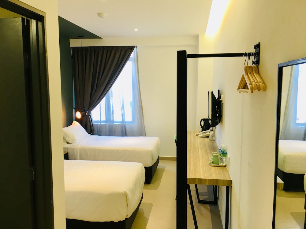 Deluxe Twin Room - Photo 6