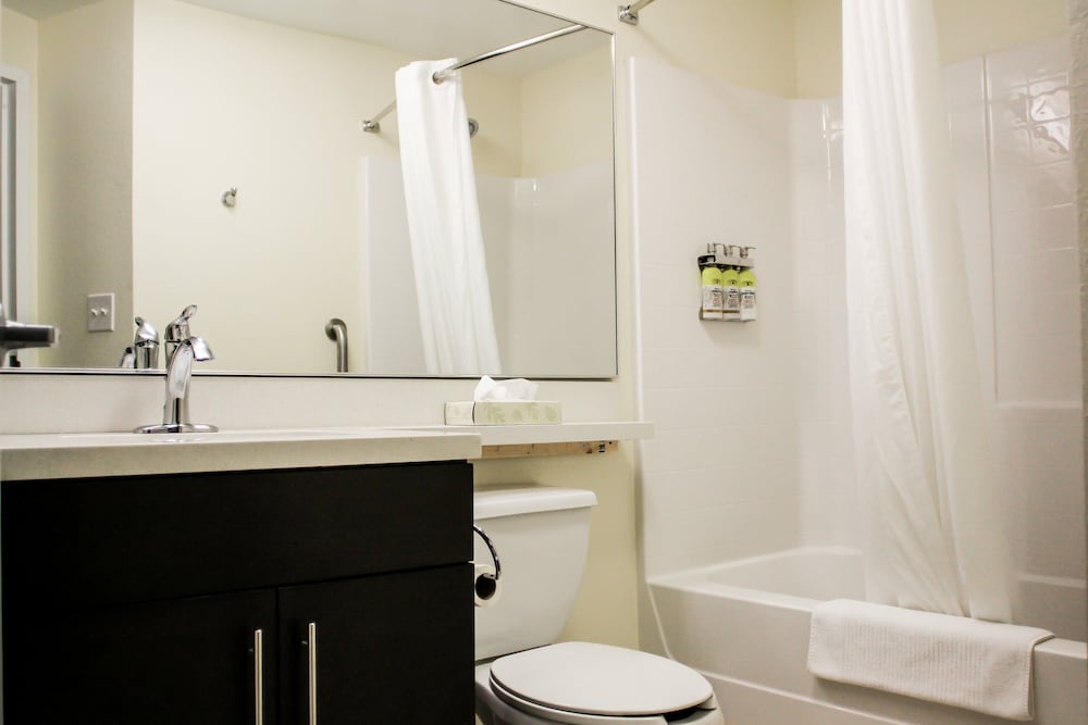 Standard Suite - Photo 9