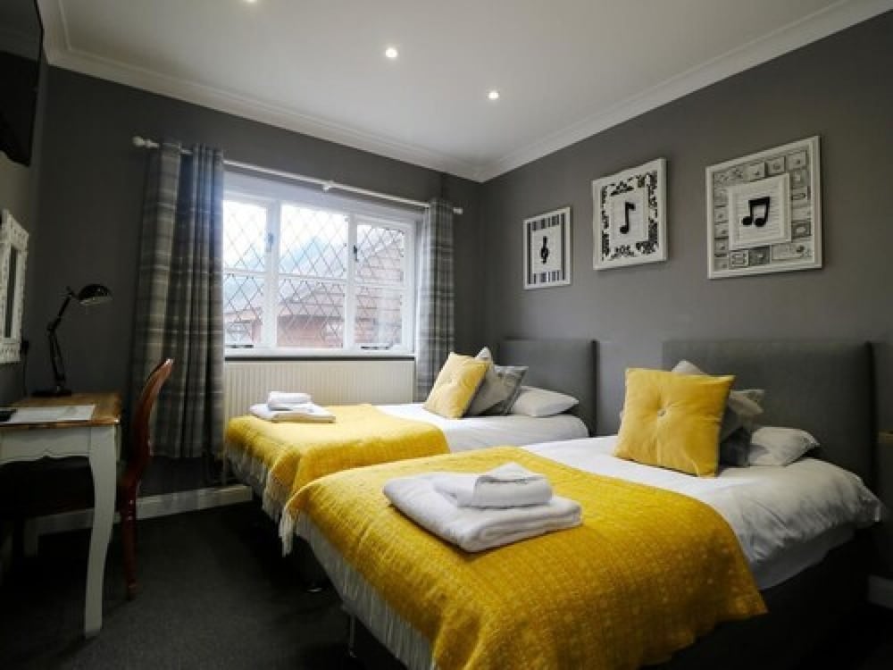 Standard Double or Twin Room - Photo 3