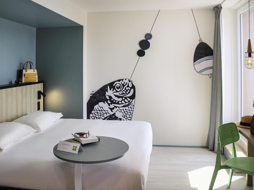Premium Room, 1 Double Bed - Photo 7