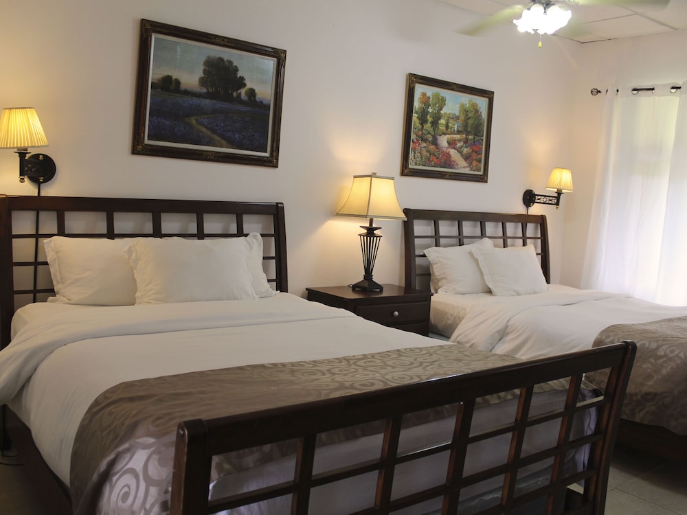 Deluxe Room, 2 Queen Beds, Mountain View photo 3