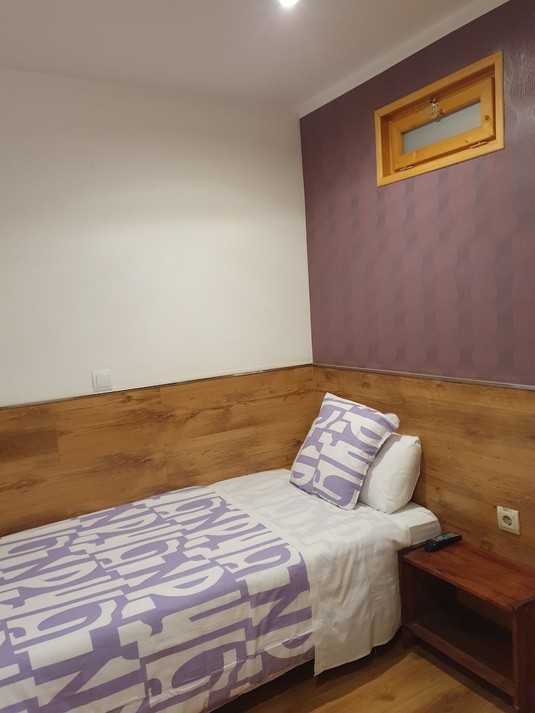 Economy Single Room, Shared Bathroom