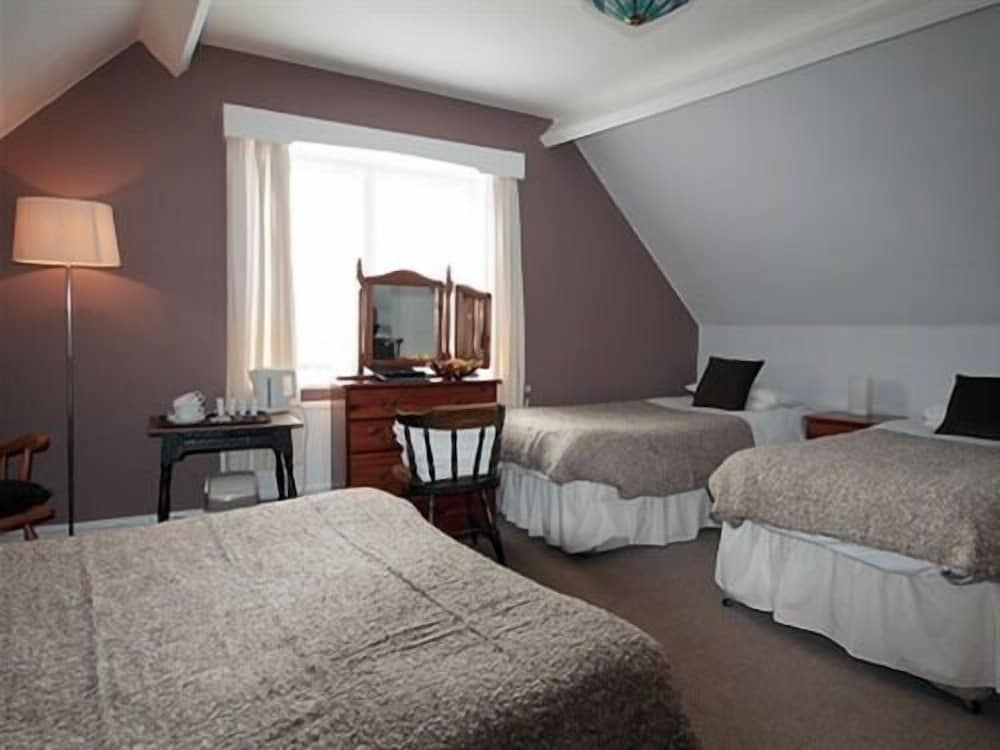 Suite, Ensuite ((Sleeps 4) ) photo 1