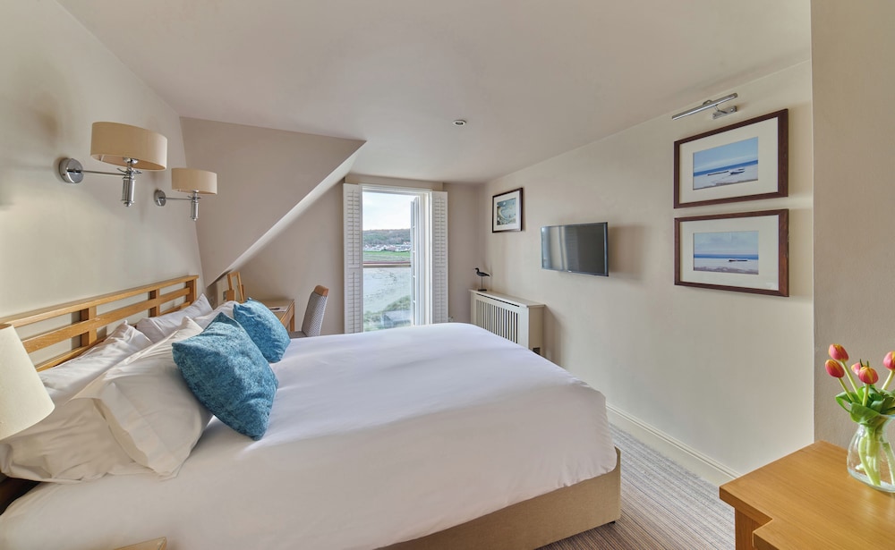 Cosy Classic Double with Sea View photo 1