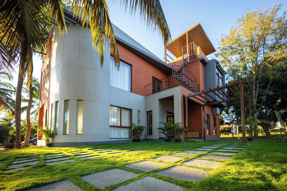 Executive Villa photo 1