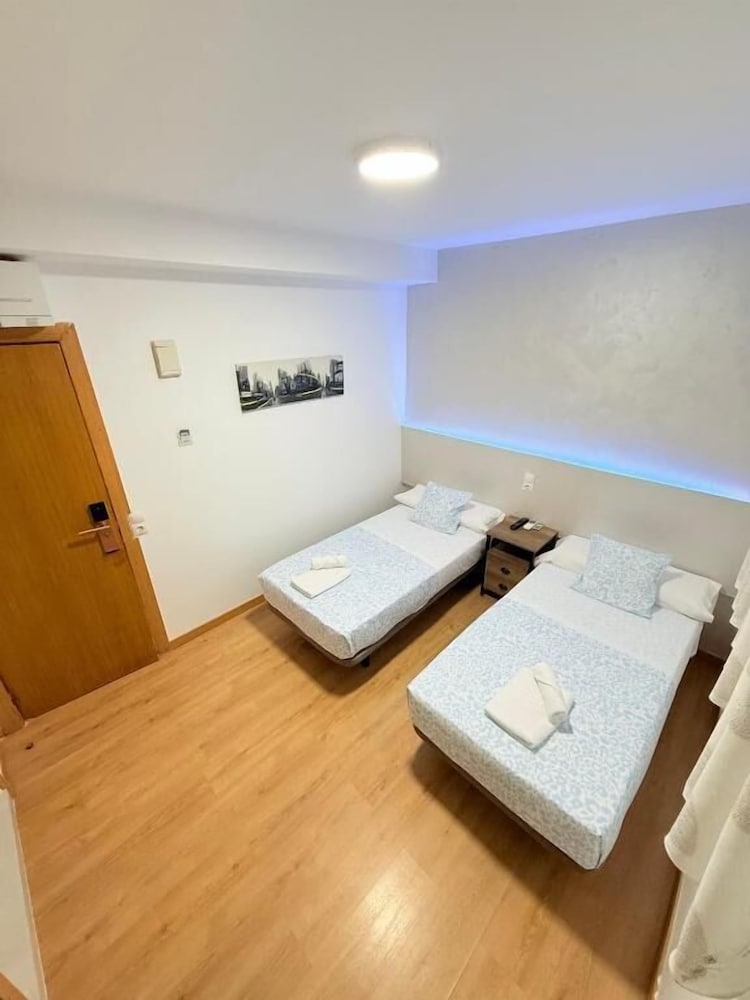 Economy Twin Room