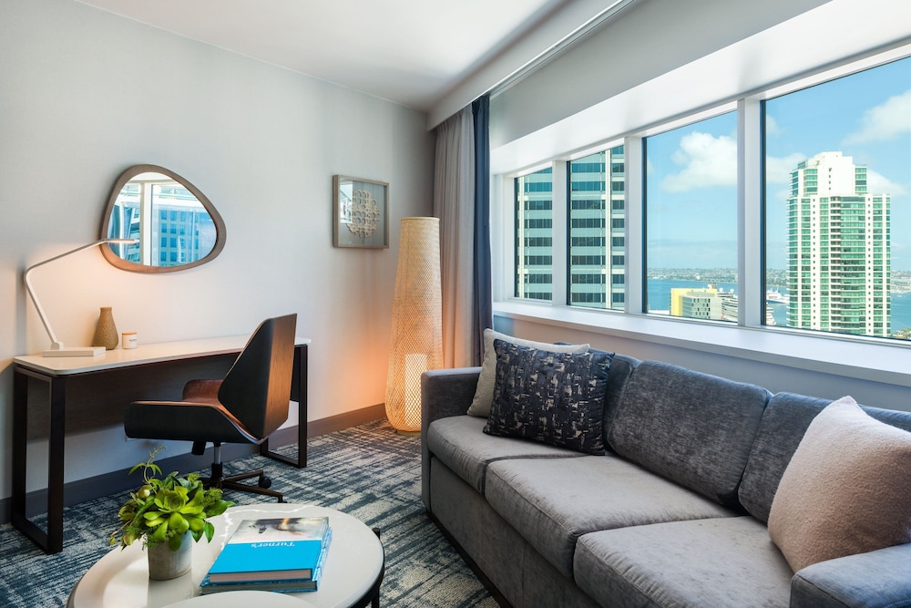 Room, 1 King Bed, Bay View - Photo 3