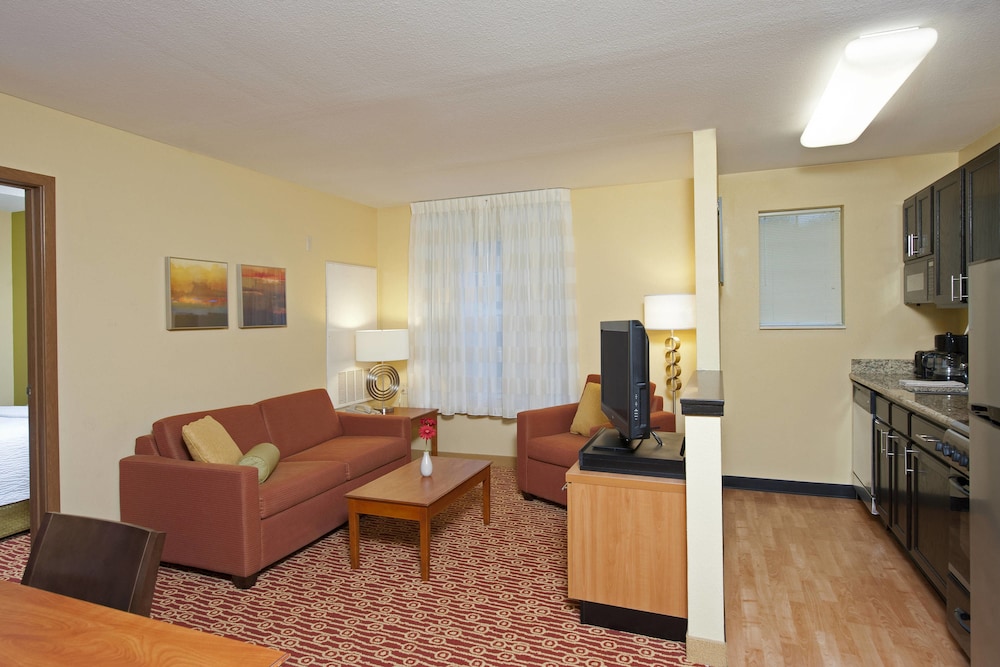 Suite, 1 Bedroom - Photo 1