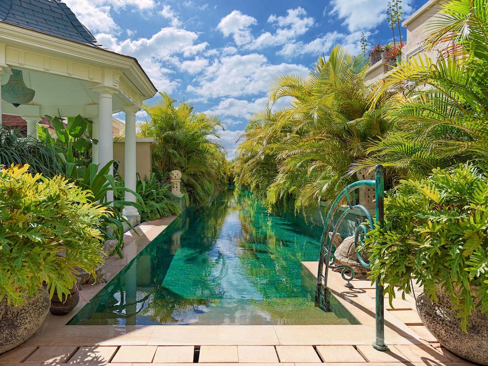 1 bedroom River Villa (private pool - swim up to the river) - Photo 8