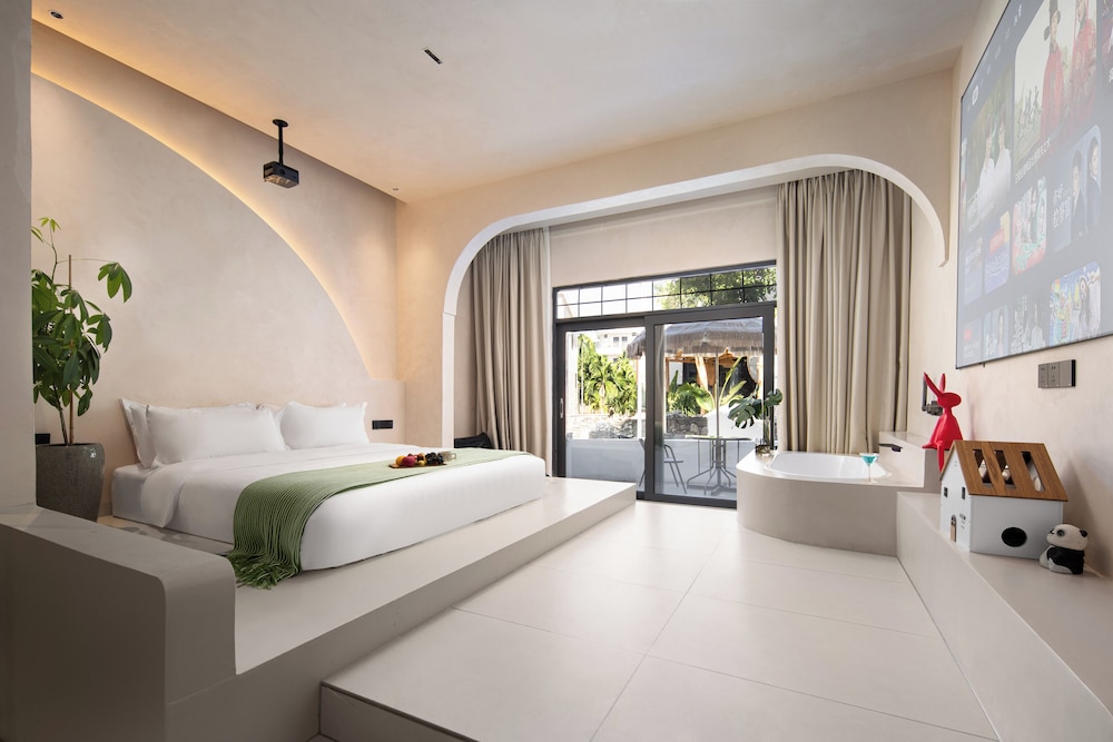 Deluxe Double Room, Patio, Courtyard View