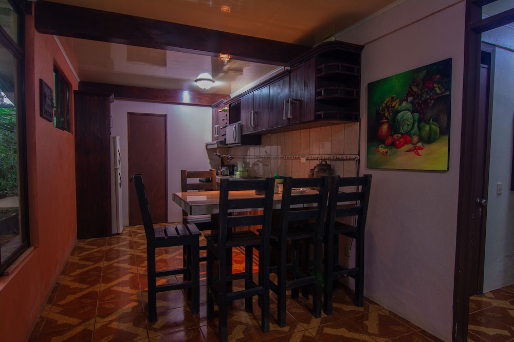 Family House, 3 Bedrooms, 2 Bathrooms, Garden View photo 2