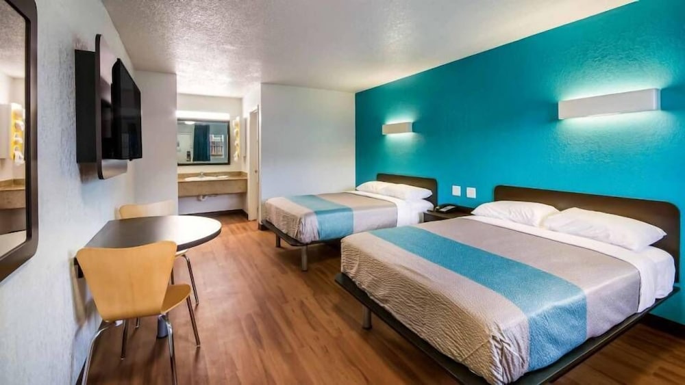 Standard Room, 2 Double Beds, Non Smoking