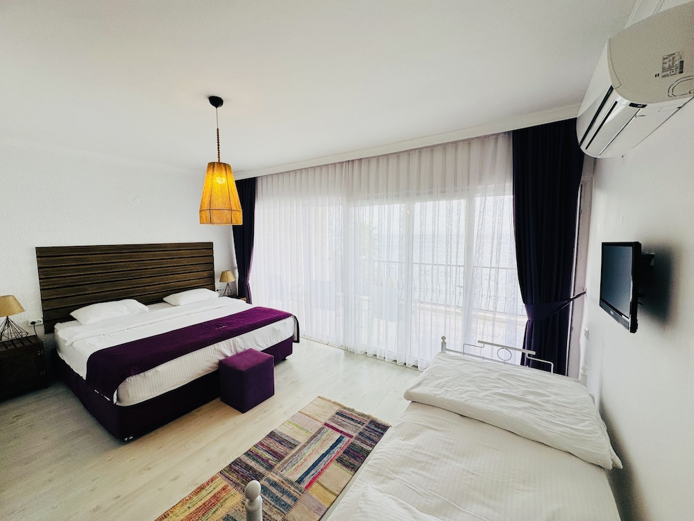 Superior Triple Room, Sea View photo 3