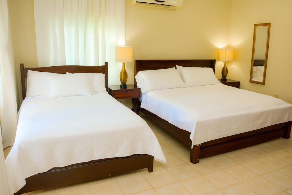 Deluxe Triple Room, Multiple Beds, Kitchenette, Ocean View