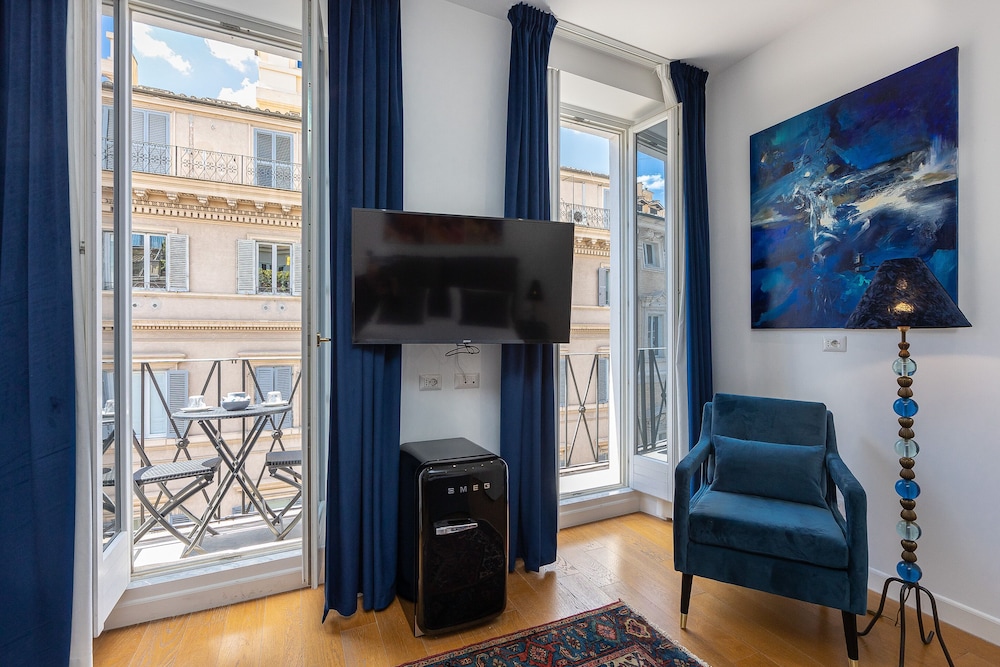 Luxury Suite photo 2