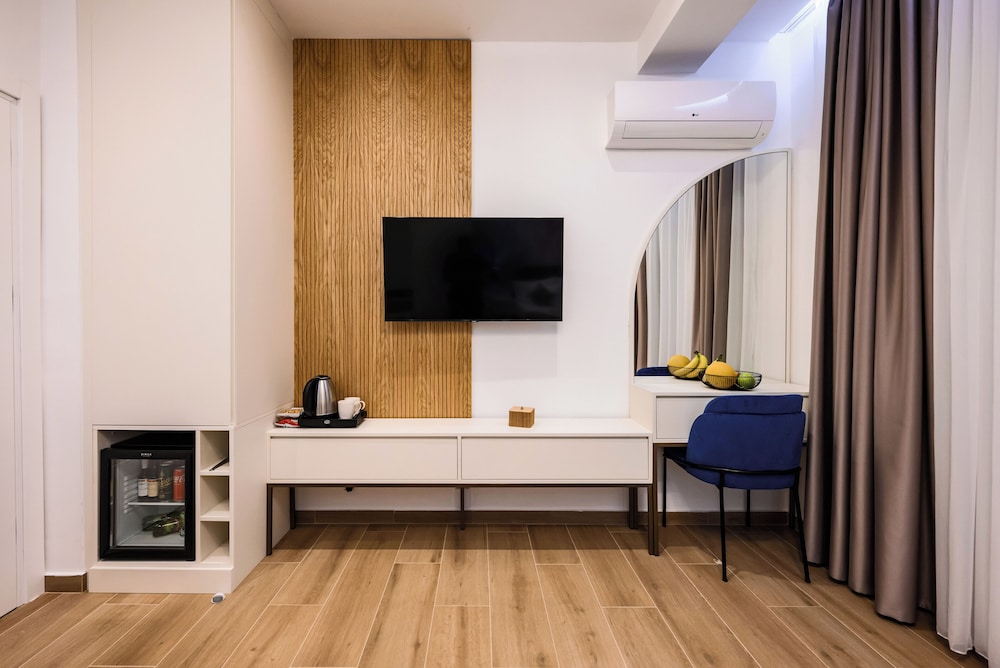 Elite Studio, 1 Queen Bed with Sofa bed, Sea View photo 3